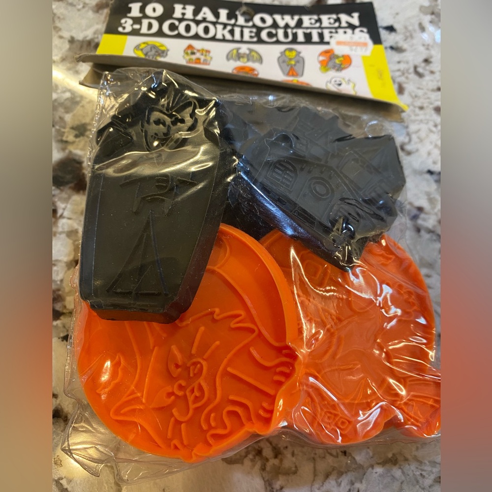 Vintage Halloween 3-D Cookie Cutters Set